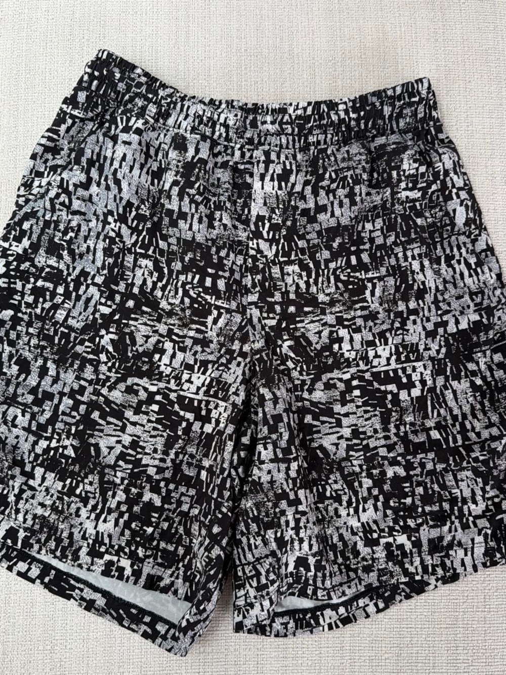 lululemon athletica Black & White Abstract Print Men's Athletic Shorts